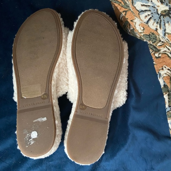 NWOT Lucky Brand cream white sherpa slides / sandals - Picture 4 of 9